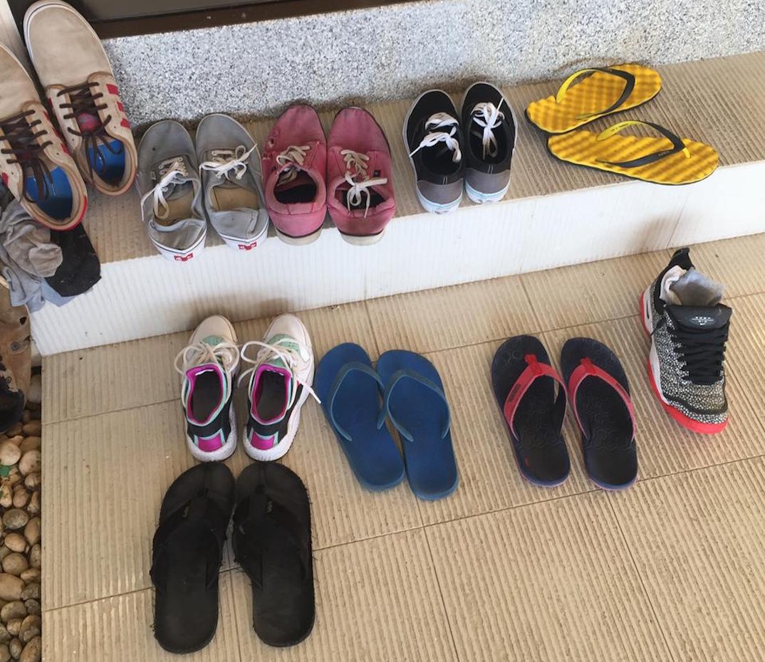 Тапки на входе