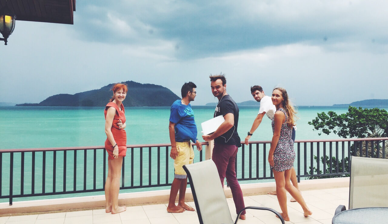 О тех, кто окружает